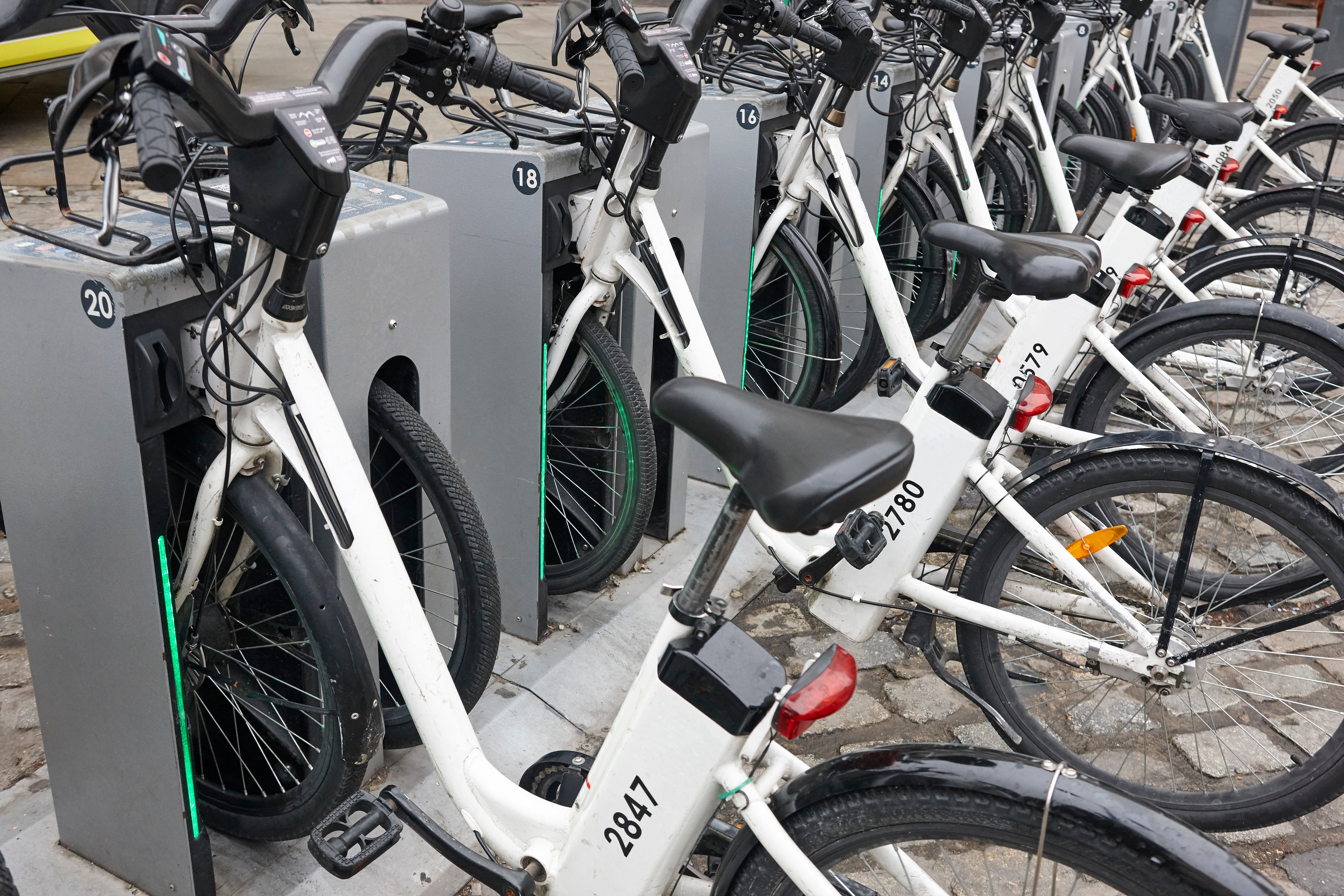 charging-electric-bikes-in-the-city-urban-green-t-2021-08-26-18-12-27-utc