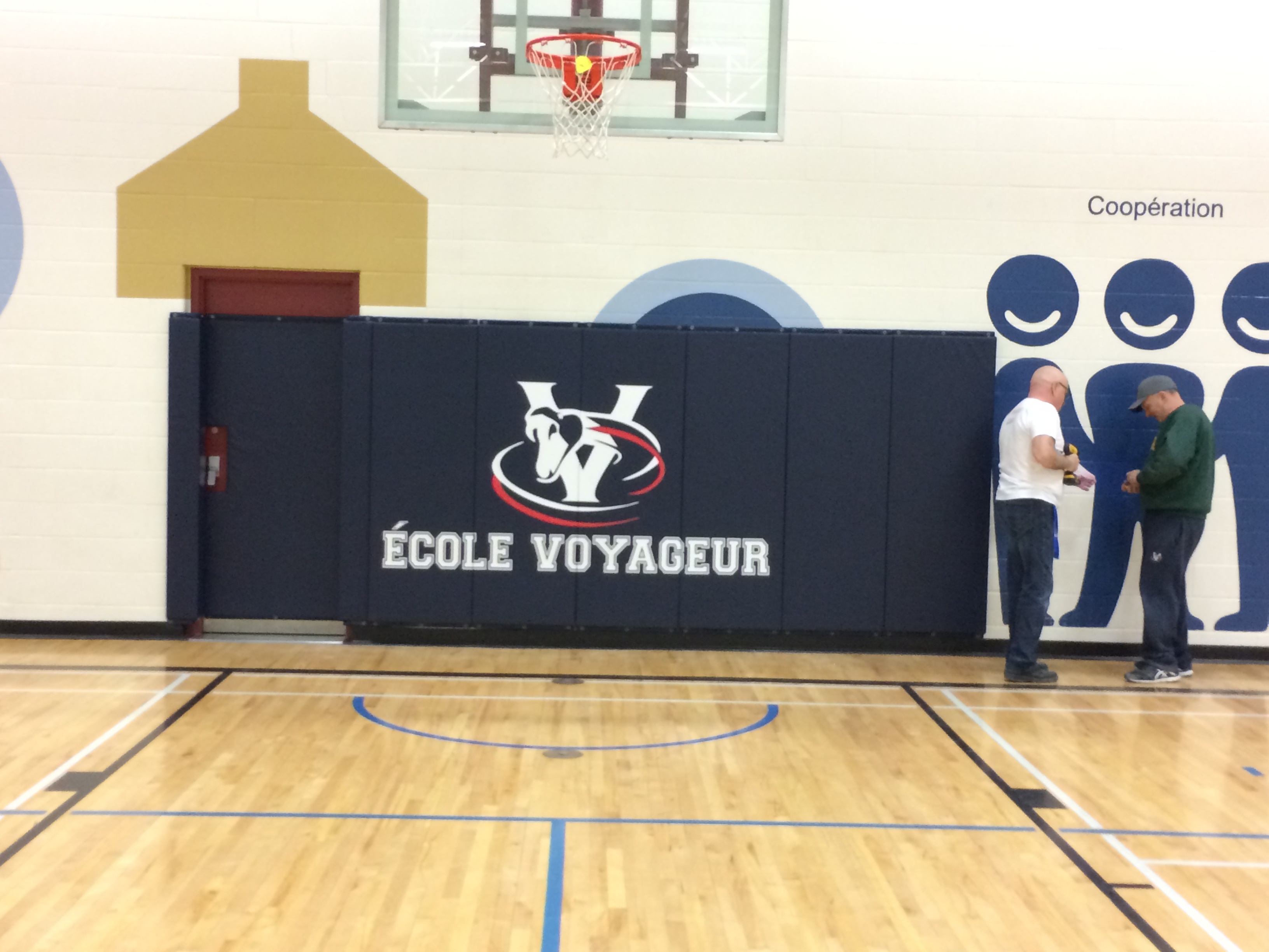 wall-and-door-padding-ecole-voyager.jpg